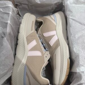 Veja Impala Sneakers - Almond Lassi, US 7